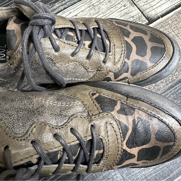 Miz Mooz Pericles Fashion Sneaker Women Size 38 7 Floral Print Casual Shoe Brown - Picture 10 of 11